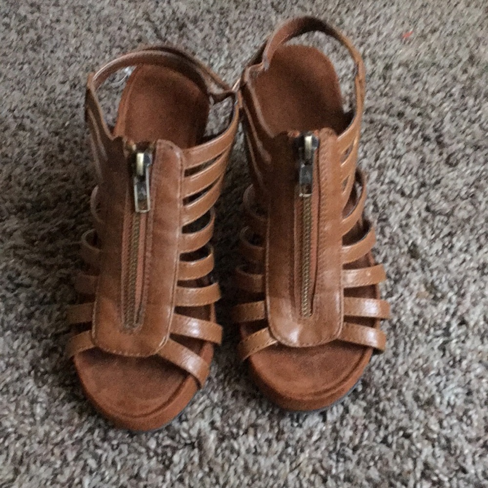 Leather zip up wedge shoes